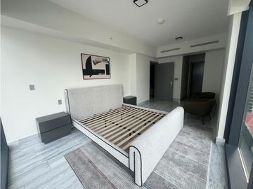 SEA CONFIABLE VENDE O ALQUILA APARTAMENTO PH NUOVO ARMANI/CASA