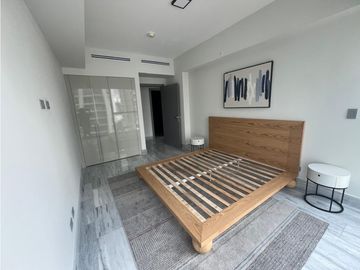 SEA CONFIABLE VENDE O ALQUILA APARTAMENTO PH NUOVO ARMANI/CASA