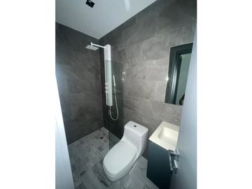 SEA CONFIABLE VENDE O ALQUILA APARTAMENTO PH NUOVO ARMANI/CASA