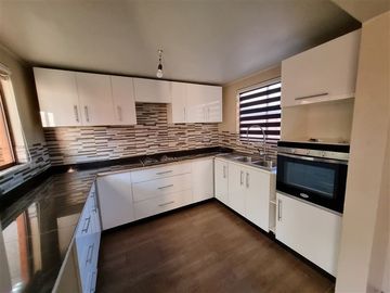 Casa en Venta en Av. Bosque Alto con Calle Doñihue