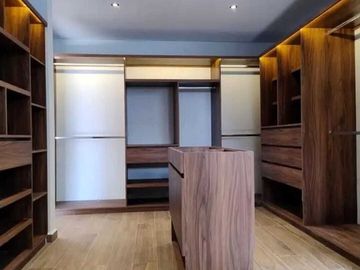 CASA CON EXCELENTES ACABADOS EN PARQUE CHIHUAHUA