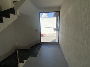 ESTRENA CASA EN FRACC A UN COSTADO DE  PERIFÉRICO  Y LAS TORRES,