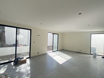ESTRENA CASA EN FRACC A UN COSTADO DE  PERIFÉRICO  Y LAS TORRES,