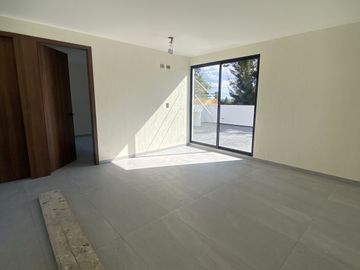 ESTRENA CASA EN FRACC A UN COSTADO DE  PERIFÉRICO  Y LAS TORRES,