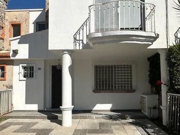 Casa dentro del coto Rinconada Guadalupe