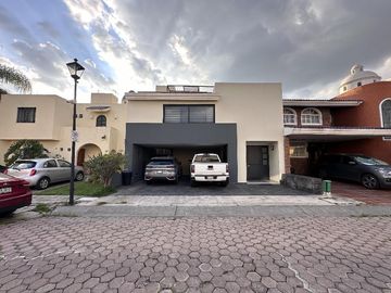 Casa en Venta en Parque de la Castellana, Coto Mallorca, Zapopan