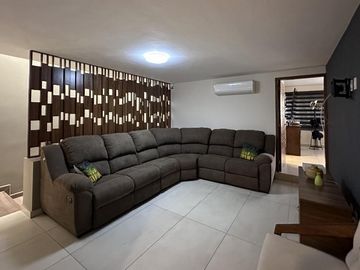 Casa en Venta en Parque de la Castellana, Coto Mallorca, Zapopan