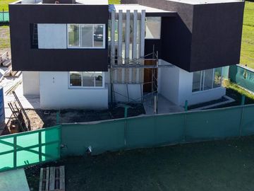 Casa en venta - Barrio Santa Juana, Canning