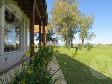Casa en venta - Barrio Santa Juana, Canning