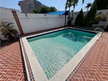 SE VENDE AMPLIA CASA INDEPENDIENTE CON PISCINA EN LA CUMBRE