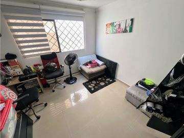 SE VENDE AMPLIA CASA INDEPENDIENTE CON PISCINA EN LA CUMBRE