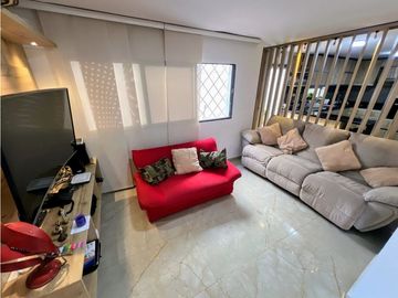 SE VENDE AMPLIA CASA INDEPENDIENTE CON PISCINA EN LA CUMBRE