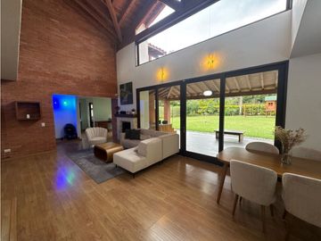 SE VENDE FINCA EN LLANOGRANDE EXCELENTE UBICACIÓN CERCA A TODO