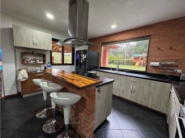 SE VENDE FINCA EN LLANOGRANDE EXCELENTE UBICACIÓN CERCA A TODO