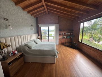 SE VENDE FINCA EN LLANOGRANDE EXCELENTE UBICACIÓN CERCA A TODO