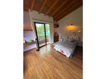 SE VENDE FINCA EN LLANOGRANDE EXCELENTE UBICACIÓN CERCA A TODO