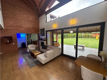 SE VENDE FINCA EN LLANOGRANDE EXCELENTE UBICACIÓN CERCA A TODO