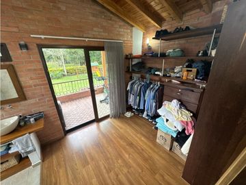 SE VENDE FINCA EN LLANOGRANDE EXCELENTE UBICACIÓN CERCA A TODO