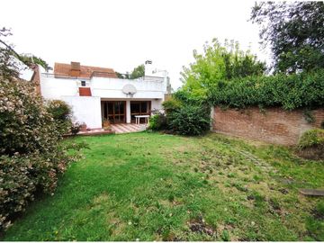 CHALET 6 AMB. VIEYTES 2155 - Barrio San Carlos- APTO CREDITO