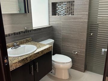 CASA EN VENTA EN FRACC. SANTA ELENA POR DEBAJO DE AVALUO AGUASCALIENTES