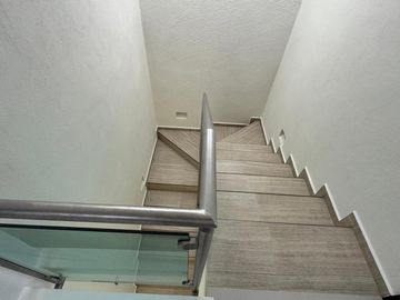 CASA EN VENTA EN FRACC. SANTA ELENA POR DEBAJO DE AVALUO AGUASCALIENTES
