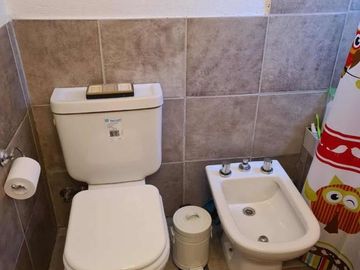 Departamento en venta - 2 Dormitorios 2 Baños - 78Mts2 - Adrogué