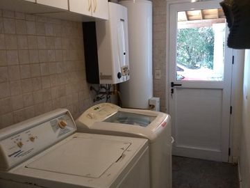 Venta Casa 7 ambientes con Jardin en Echeverria Del Lago