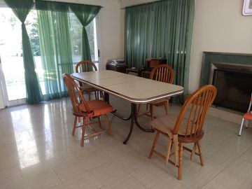 Venta Casa 7 ambientes con Jardin en Echeverria Del Lago