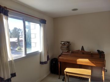 Venta Casa 7 ambientes con Jardin en Echeverria Del Lago
