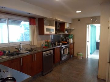 Venta Casa 7 ambientes con Jardin en Echeverria Del Lago