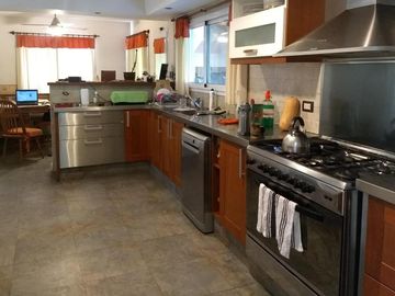 Venta Casa 7 ambientes con Jardin en Echeverria Del Lago