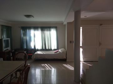 Venta Casa 7 ambientes con Jardin en Echeverria Del Lago