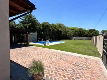 Casa en  Funes