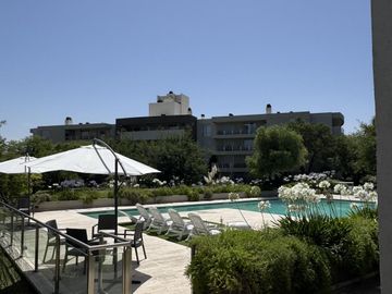 Departamento de 3 dormitorios en venta en El Collado, Valle Escondido