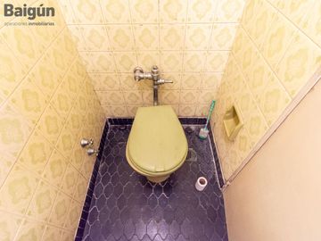 Departamento en venta de 4 ambientes con dependencia en Barrio Norte