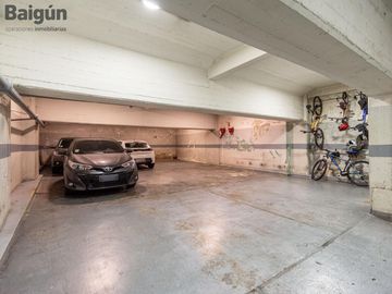 Departamento en venta de 4 ambientes con dependencia en Barrio Norte