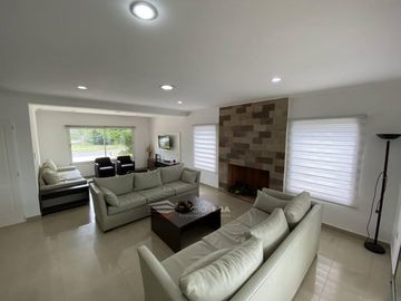Casa en venta en Barrio Santa Ana