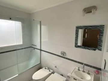 Casa en venta en Barrio Santa Ana