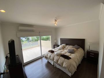 Casa en venta en Barrio Santa Ana