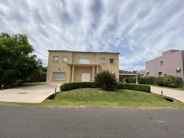 Casa en venta en Barrio Santa Ana