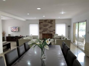 Casa en venta en Barrio Santa Ana