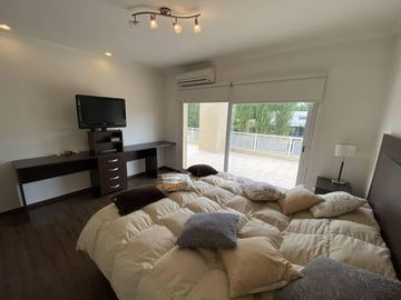Casa en venta en Barrio Santa Ana