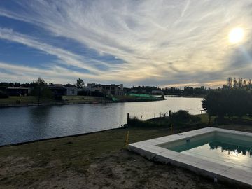 Casa en venta al lago en San Matias - Área 1