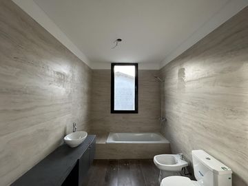 Casa en venta al lago en San Matias - Área 1
