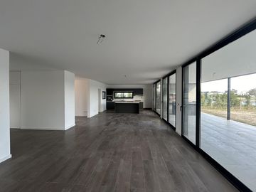 Casa en venta al lago en San Matias - Área 1