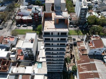 Departamento venta 1 dormitorio 1 baño balcón 45 mts 2 totales - La Plata-pozo-emprendimiento.