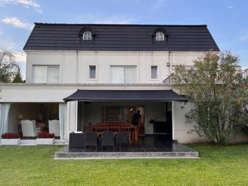 Casa en  Venta en Barrio Privado Septiembre, Escobar
