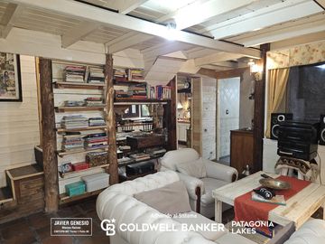 VENTA Casa   departamento 3 dormitorios 135m2, lote 1138m2, Barrio Norte, Villa la Angostura