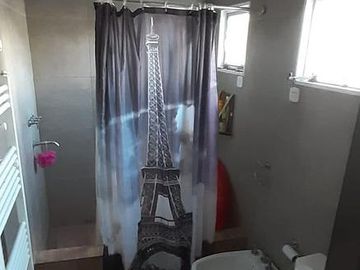 Casa en venta - 5 dormitorios 3 baños - 140mts2 - Ringuelet