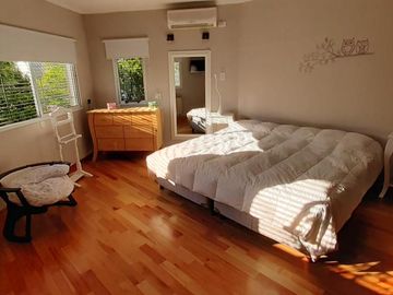 Casa en venta - 5 dormitorios 3 baños - 140mts2 - Ringuelet